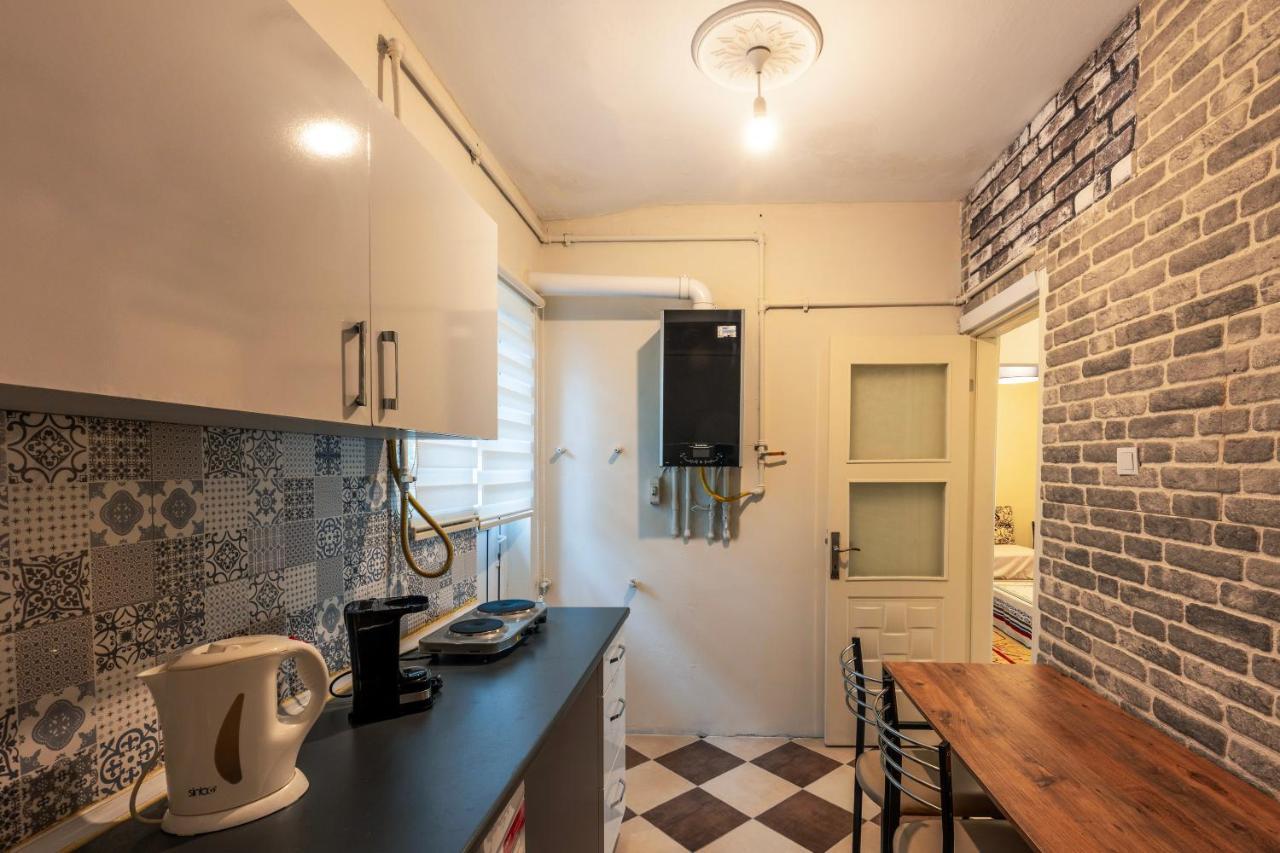 In The Center Of Taksim And Galataport 3 Bedrooms 1 Living In *
